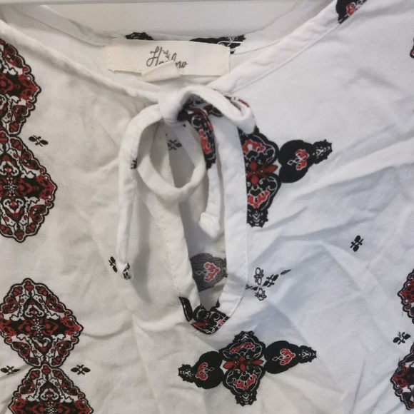 Harlow saws small T-shirt tie in the front detail excellent condition! - Picture 3 of 3